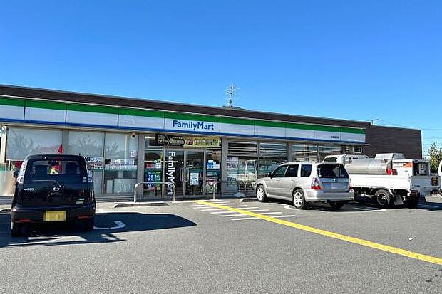 ファミリーマート 日高高萩店まで640m