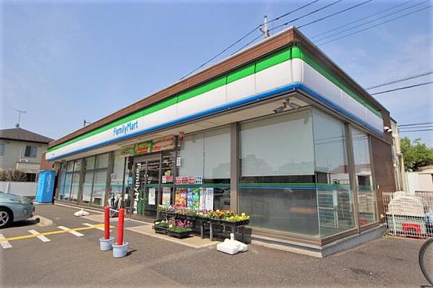 ファミリーマート若葉西店まで374m