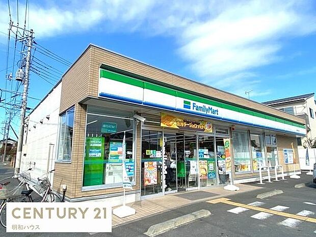 ファミリーマート的場北店まで620m