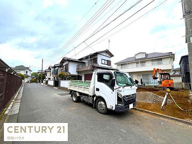 カースペース2台駐車可!車種による