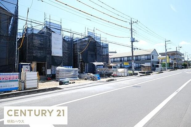 前面道路は歩道整備されています!