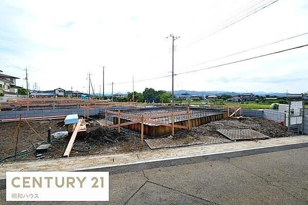 ◎季節の移り変わりを楽しめる自然豊かな住宅地に全10棟誕生♪◎JR川越線高麗川駅徒歩17分！スーパー・コンビニ・小中学校まで徒歩15分以内の立地です！