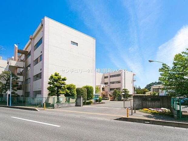 坂戸市立坂戸中学校まで1440m