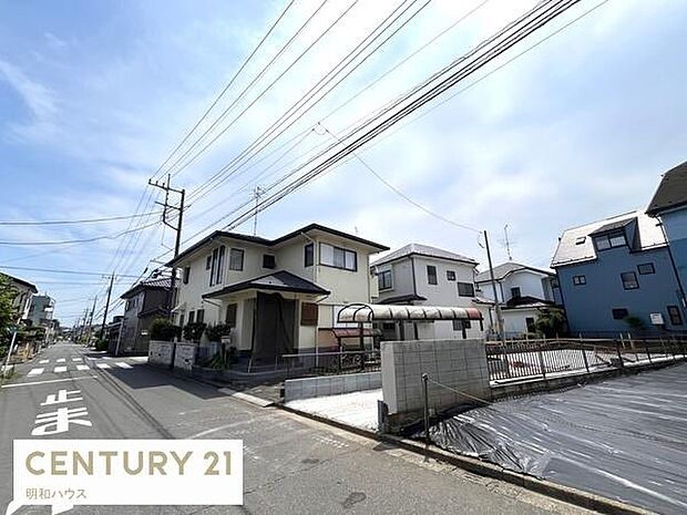 周辺は生活に必要な施設が充実しています!
