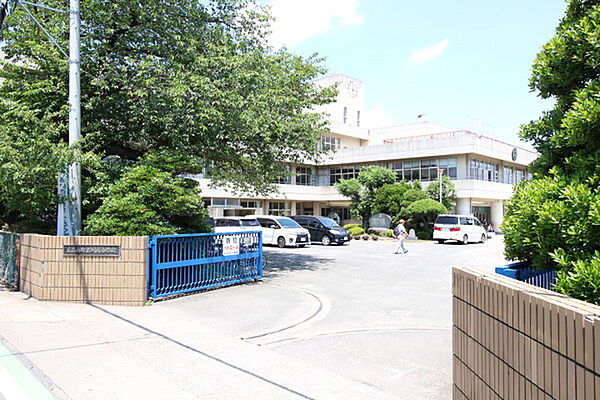 毛呂山町立川角小学校まで1500m