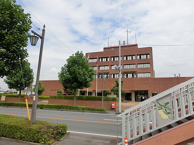 毛呂山町役場まで967m