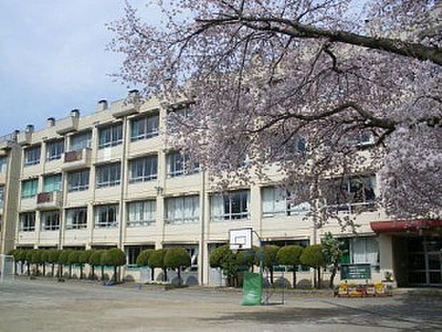 川越市立霞ケ関西小学校まで900m