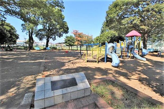 稲荷久保公園まで450m