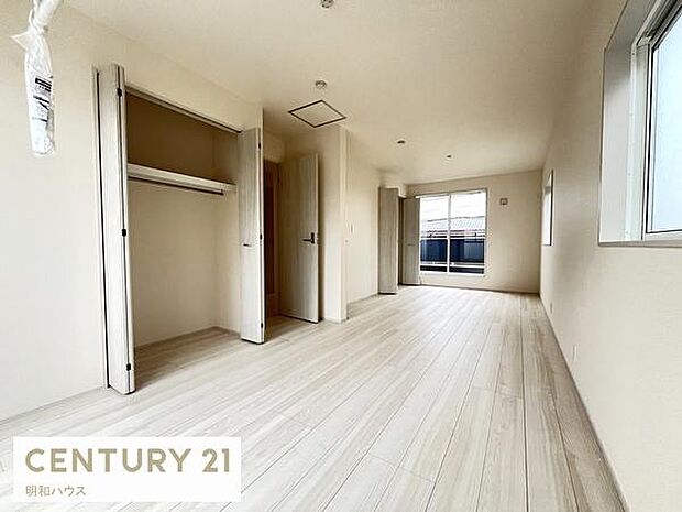 1号棟◎将来2つの部屋にアレンジできる11.25帖可変型洋室!※間仕切り壁工事は別途有償◎室内物干しがあり花粉や雨から洗濯物を守ります!