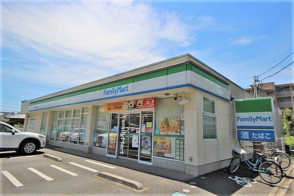 ファミリーマート鶴ヶ島富士見四丁目店まで741m