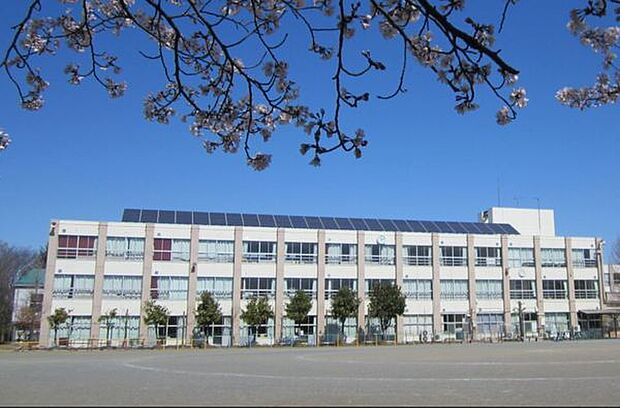 鳩山町立鳩山小学校まで940m