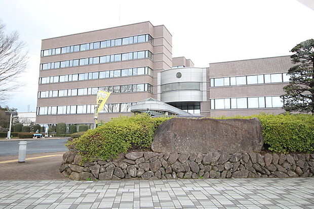 鶴ヶ島市役所まで970m
