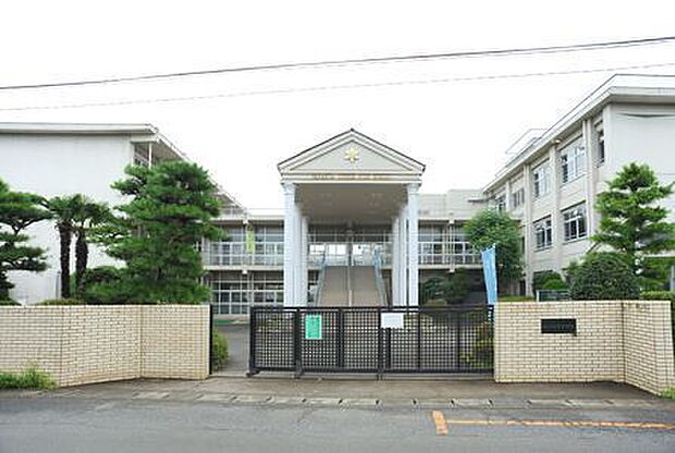 坂戸市立若宮中学校まで2000m
