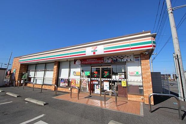 セブンイレブン高坂駅東口店まで493m