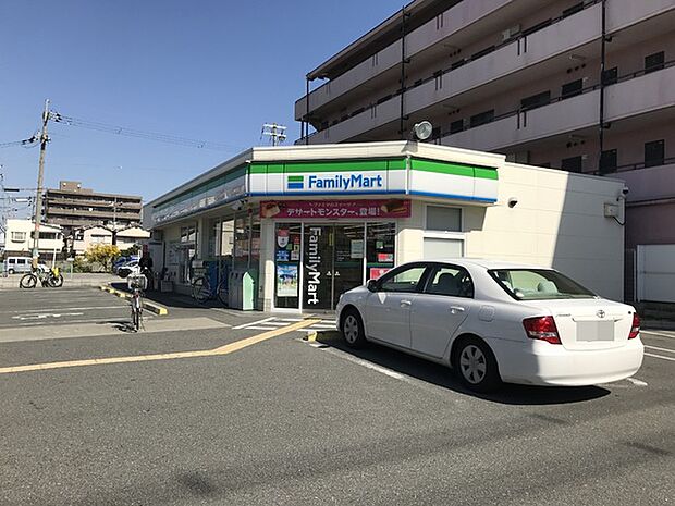 ファミリーマートMYS八尾木北店まで497m