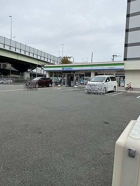 ファミリーマート東大阪長田中店まで514m