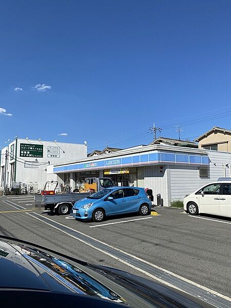 ローソン八尾青山店まで619m