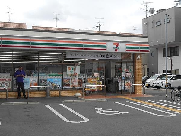 セブンイレブン東大阪近江堂2丁目店まで460m