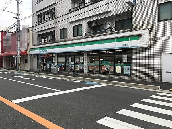 ファミリーマート荒川店まで682m