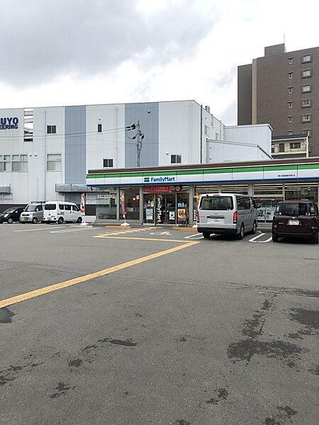 ファミリーマート東大阪御厨栄町店まで260m