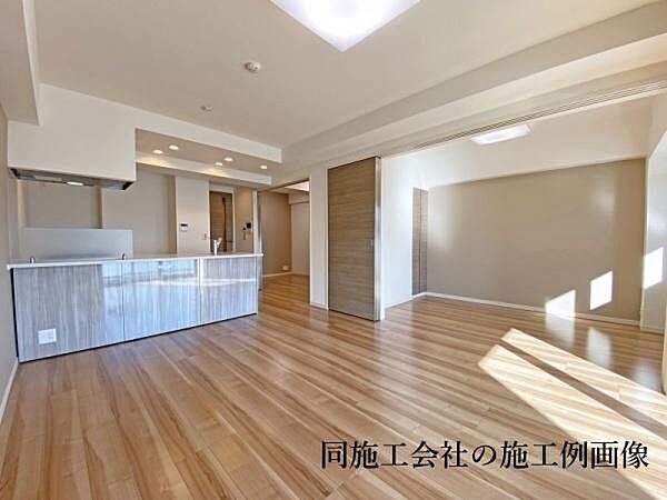同施工業者による施工例画像です。仕様やカラーバランスのご参考になさってください。本物件はリノベーション工事中となりますが、先行案内会を実施しております。ご質問等ございましたらお気軽にお申し付けください