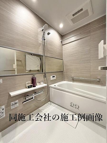 同施工業者による施工例画像です。仕様やカラーバランスのご参考になさってください。本物件はリノベーション工事中となりますが、先行案内会を実施しております。ご質問等ございましたらお気軽にお申し付けください
