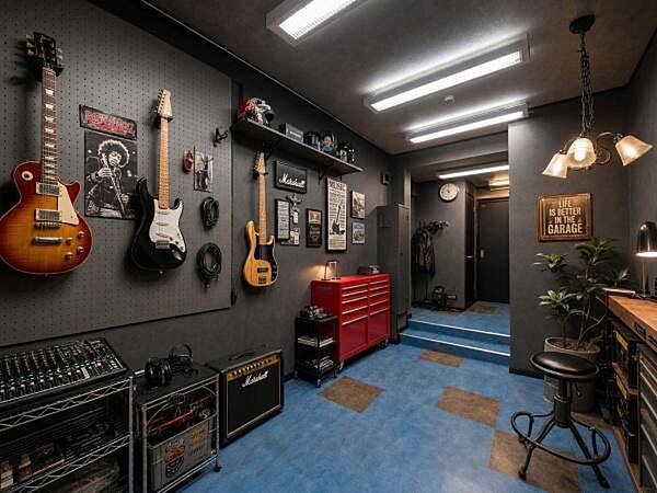 1階店舗部分　ガレージへのリフォームイメージ　※CG加工により家具消しステージングをしています。