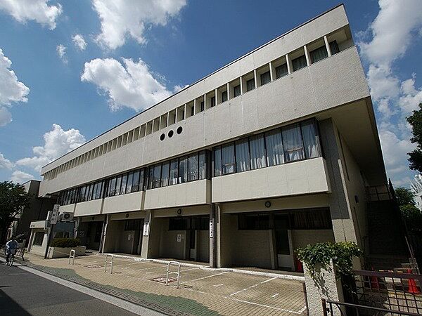品川区立荏原図書館まで1527m