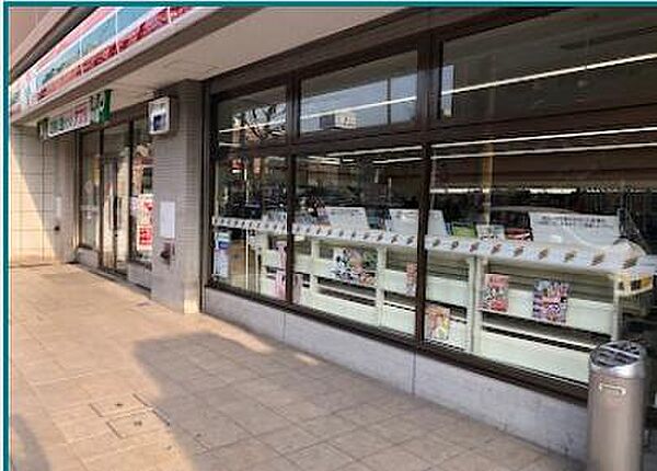 セブンイレブン横浜宮元町2丁目店まで8m