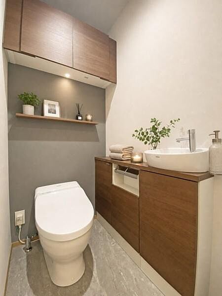 トイレは落ち着きある空間と清潔感あるお好みの香りをまとい演出することでいつもキレイを保つことができます。お好みのインテリアを配置してカスタマイズして下さい。