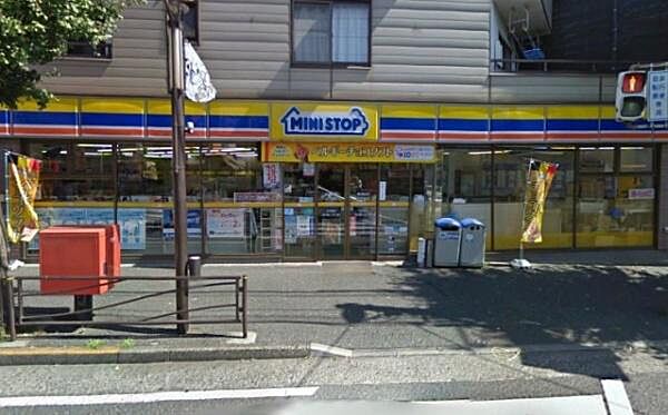 ミニストップ上平間店まで353m