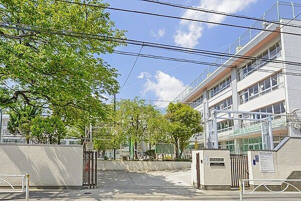目黒区立東根小学校まで969m