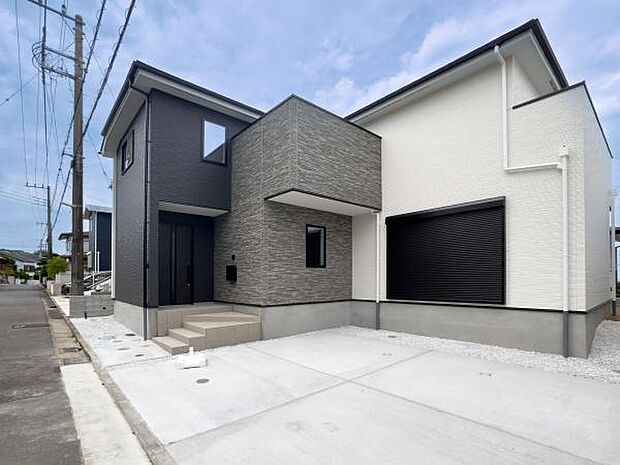 未来を育む、光と風が満ちるデザイナーズハウス。家族の笑顔が輝く、理想の子育て空間がここに。この家から始まる、新しい家族の物語を体験しませんか？