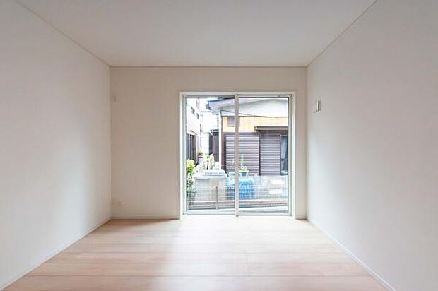 シンプルな空間だから、インテリアも自由自在。お子様の「好き」を詰め込んだ、創造力を掻き立てるマイルームをつくりませんか？