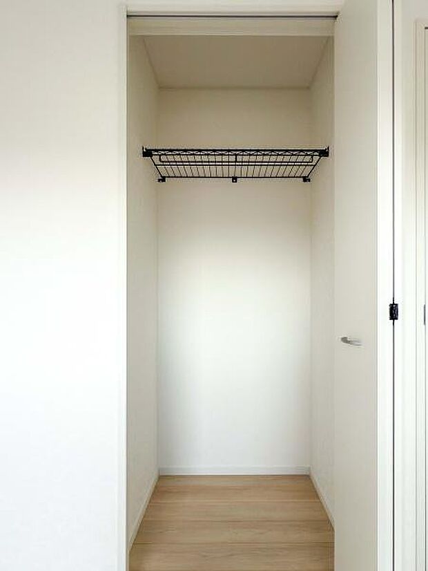 家族みんなに個室を用意できるのが嬉しい。各部屋に備え付けられたクローゼットで、家中がスッキリと片付きます。