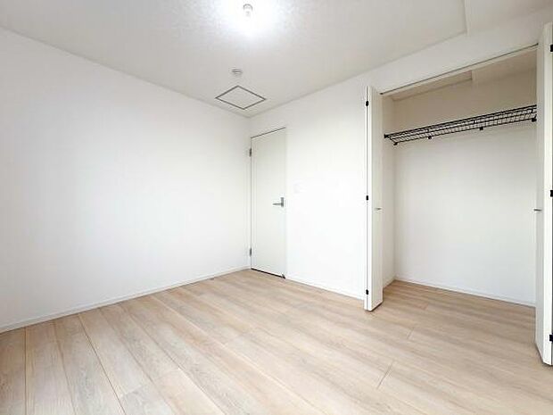 家族みんなに個室を用意できるのが嬉しい。各部屋に備え付けられたクローゼットで、家中がスッキリと片付きます。