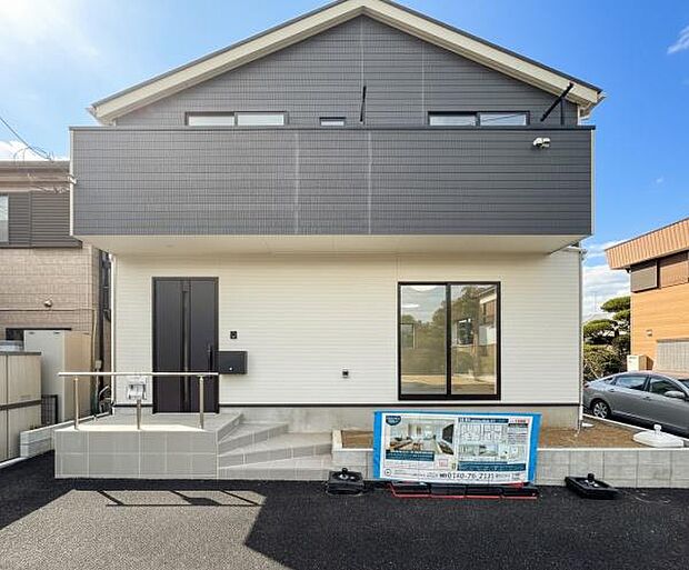 大きな窓から陽光が降り注ぐリビング。家族の笑い声が響き渡る、陽だまりのような温かいマイホームで、子育てを楽しみませんか。