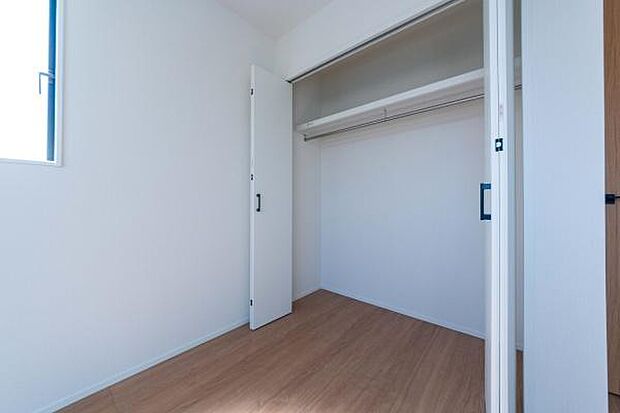 全ての洋室にクローゼットを完備。お子様自身の「お片付けができた！」を育む、嬉しい設計が魅力です。