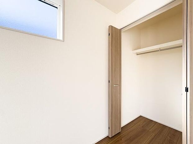 家族の思い出の品も大切に保管。すっきり片付く暮らしを叶える大容量。