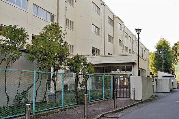 高舟台小学校まで1200m