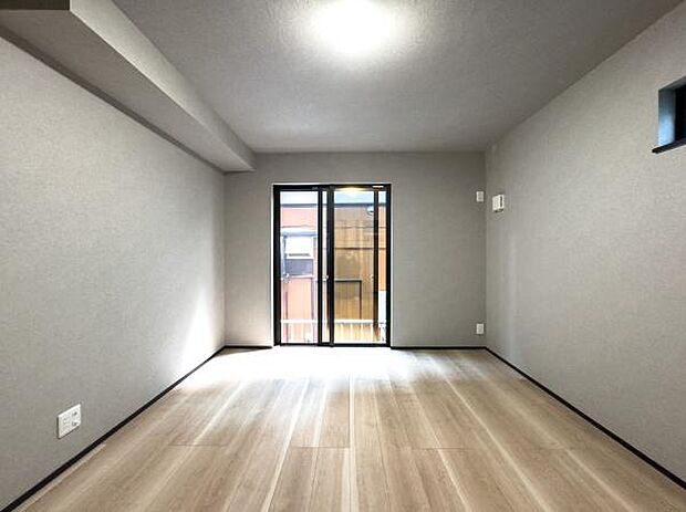 家族一人ひとりに陽光が降り注ぐプライベート空間を。勉強や趣味に集中できるお部屋は、お子様の健やかな成長を育みます。