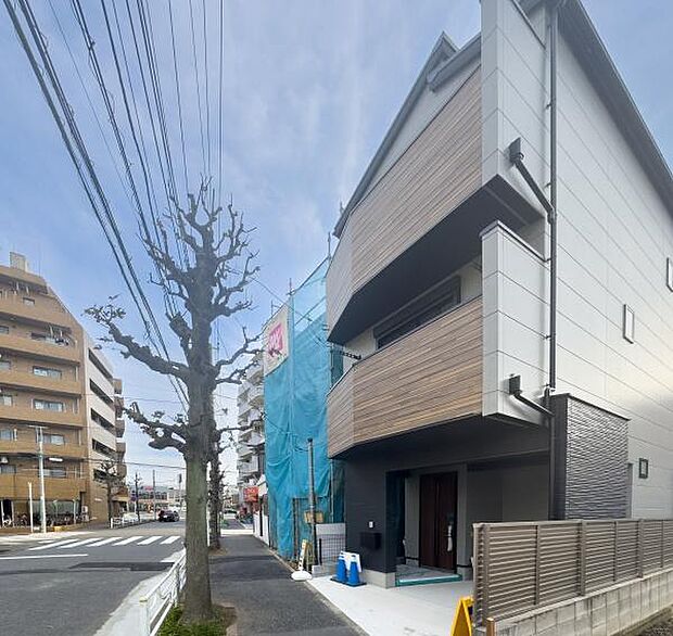 街並みに映える美しいフォルム。新しいライフスタイルを彩る住まい。