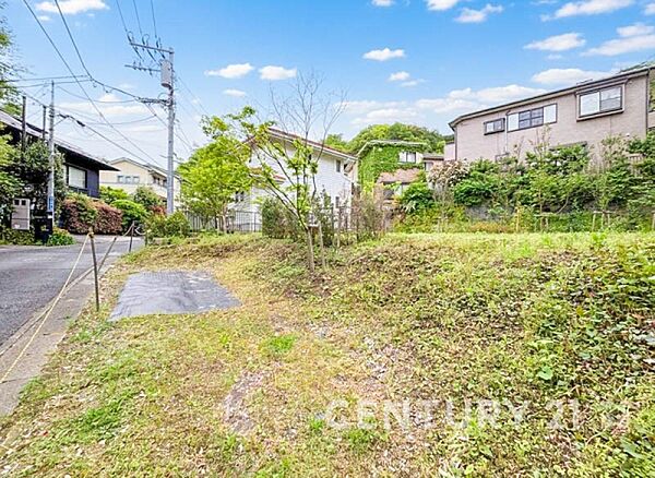 開放感・通風・陽当り良好。段差が無く平坦で住みやすい敷地です。