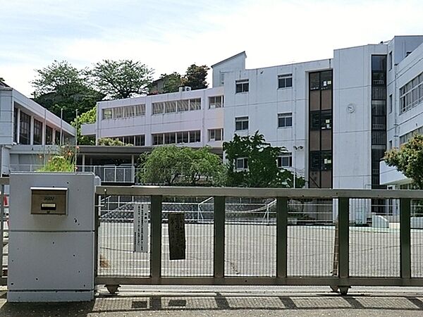 鎌倉市立第一中学校まで1500m、鎌倉市立第一中学校