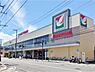 周辺：ヨークフーズ藤沢六会店まで1200m、ヨークフーズ藤沢六会店