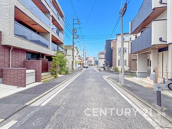 道路と高低差のない立地は生活しやすく魅力的ですね。