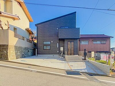 外観:~類似外観同仕様写真~ ※取引する建物とは、外壁、屋根、開口部の位置、形状等が異なります。 外観:~類似外観同仕様写真~ ※取引する建物とは、外壁、屋根、開口部の位置、形状等が異なります。