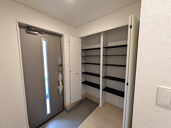 玄関を拡大表示