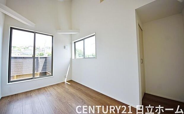 《寝室》　■心地よい眠りへといざなうしっとりと落ち着いた雰囲気の寝室。