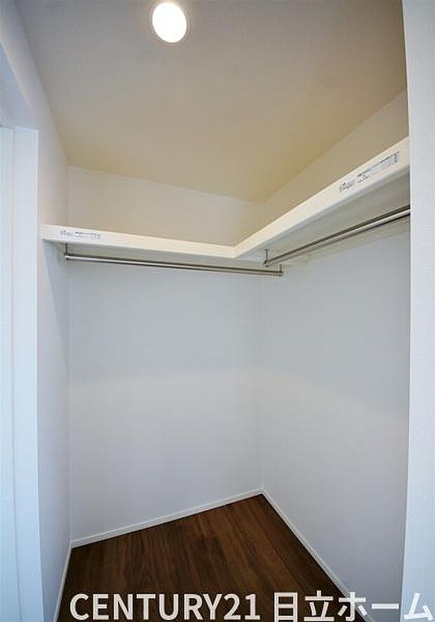 《ウォークインクローゼット》 ■収納便利なウォークインクロゼットを備えた住まい